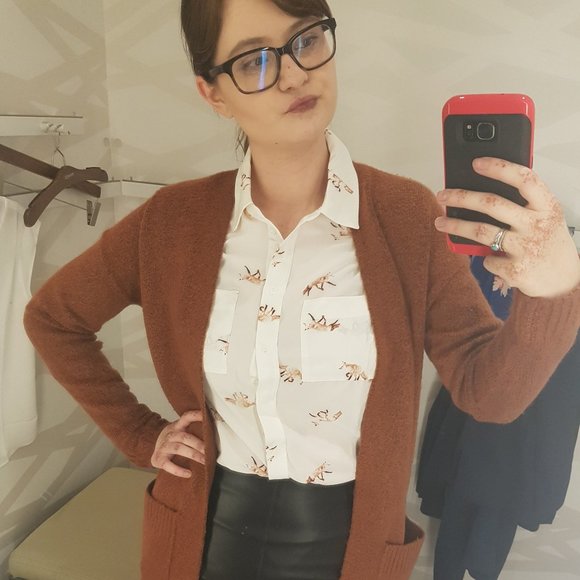 Meet your Posher, Lauren - Picture 4 of 4